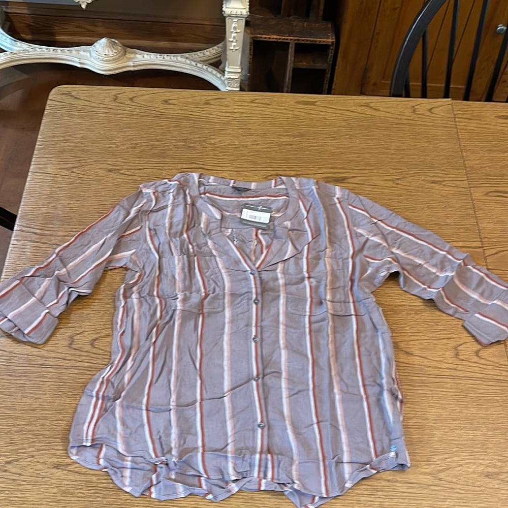 Eddie Bauer lightweight long sleeve blouse